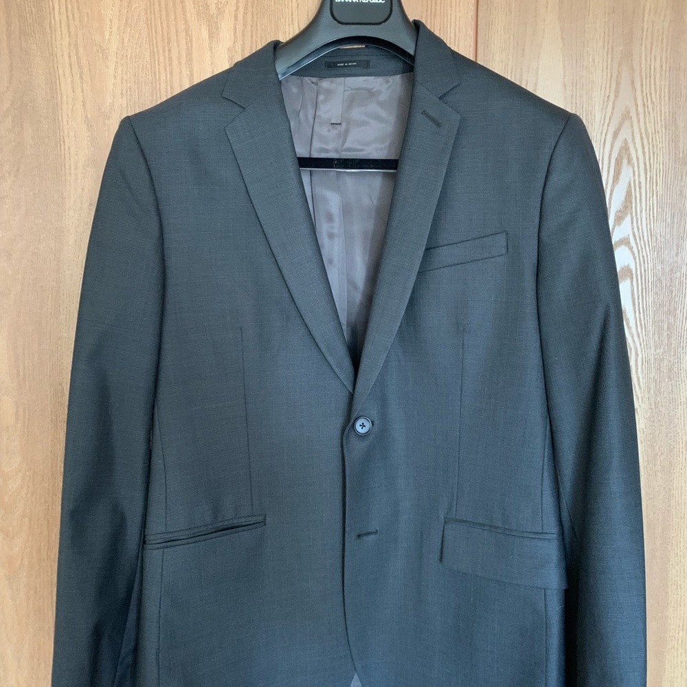 Men’s Express Producer Sharkskin black grey suit